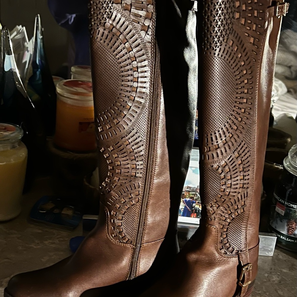 Size 5.5M Gianni Bini knee high laser cut riding style boots